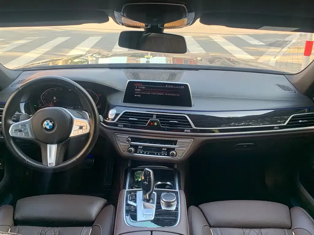 BMW 7 Series — фото 5