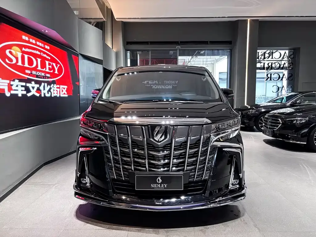 Toyota Alphard — фото 2
