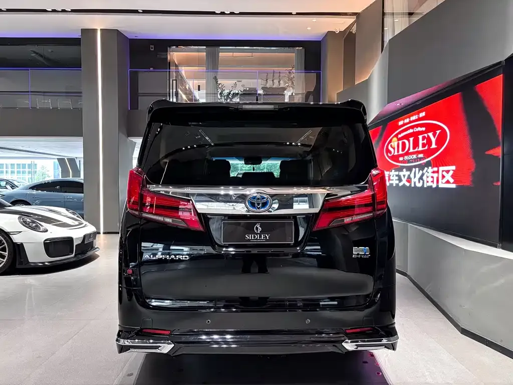 Toyota Alphard — фото 5