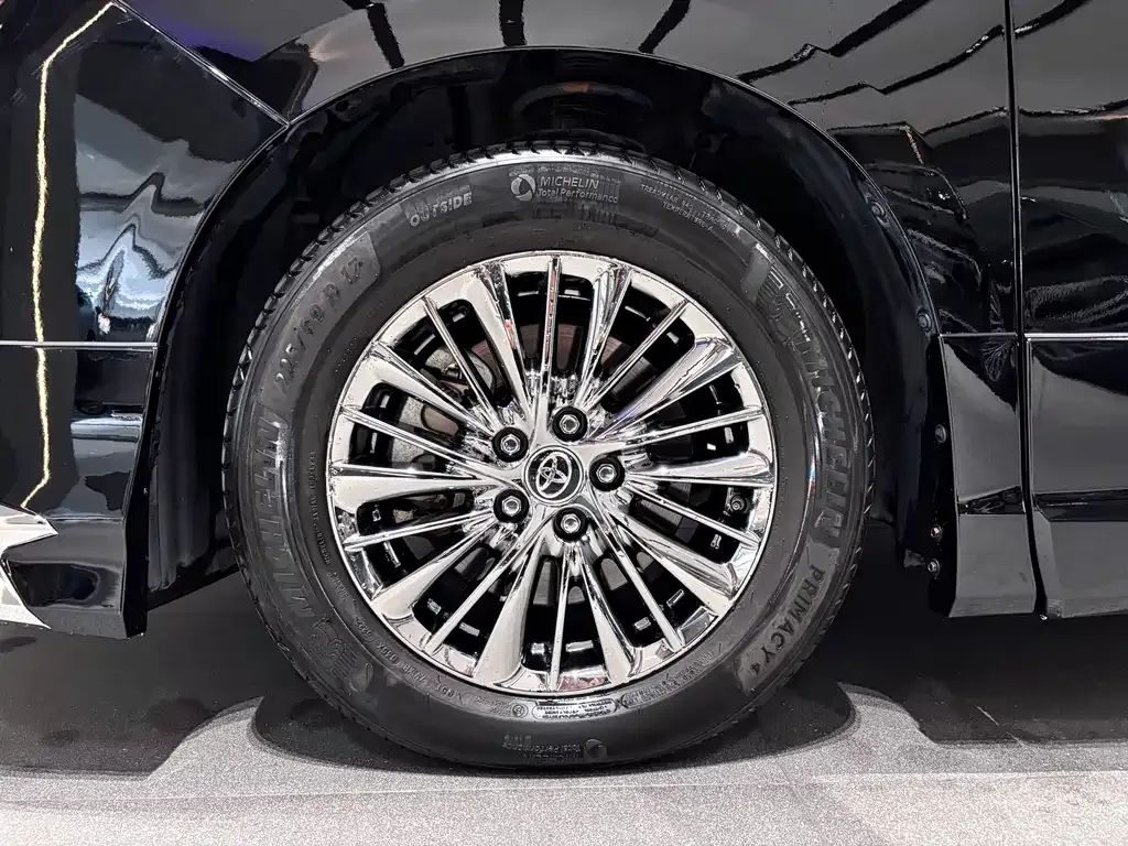 Toyota Alphard — фото 6