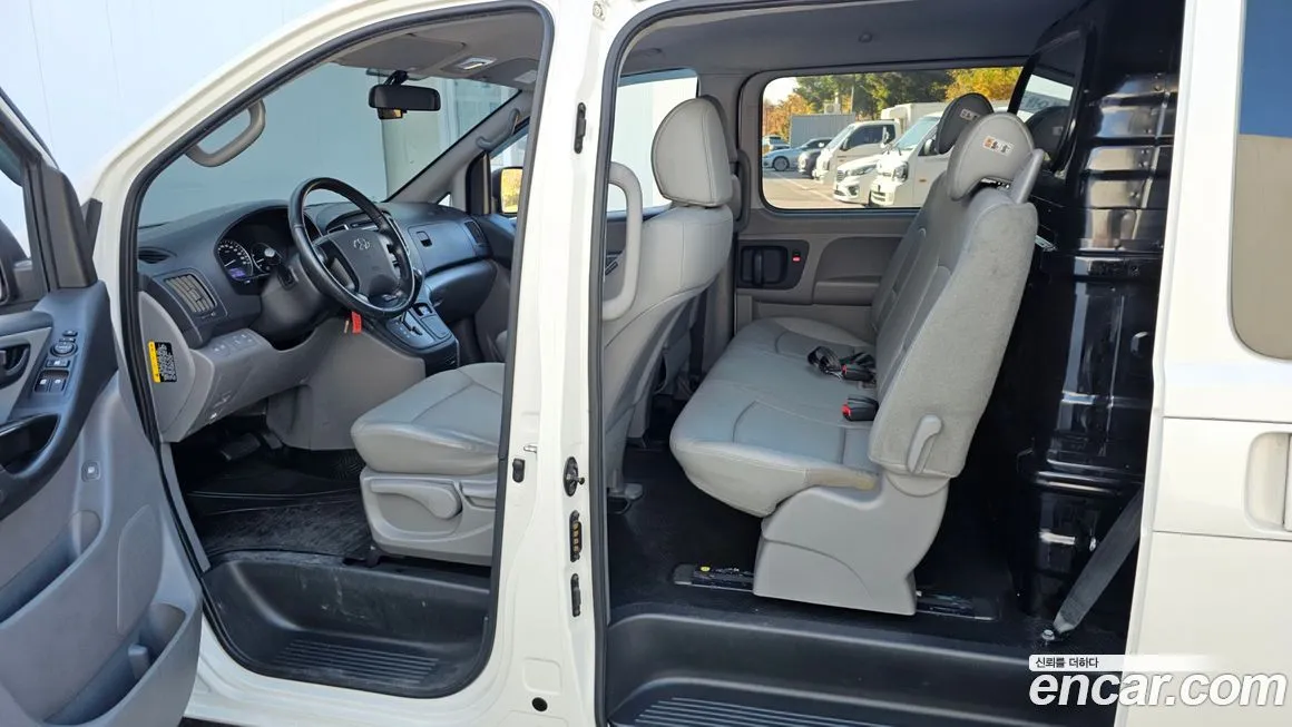 Hyundai Starex — фото 10