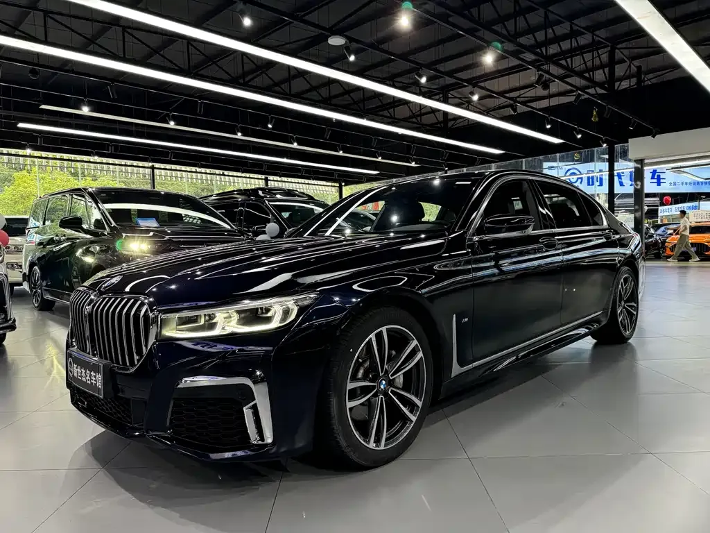 BMW 7 Series — фото 1
