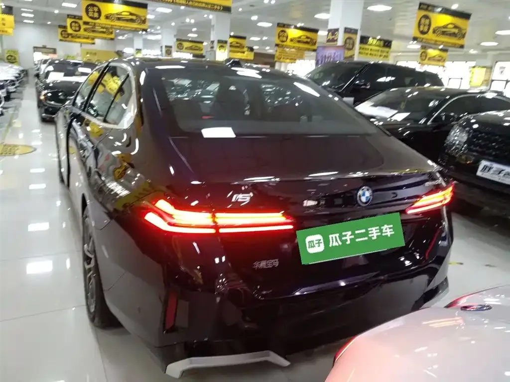 BMW i5 — фото 6