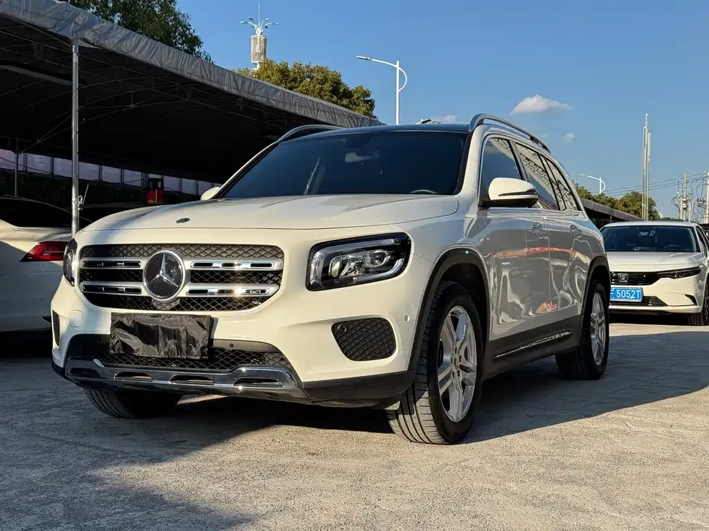 Mercedes-Benz GLB — фото 1