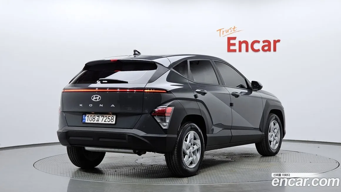 Hyundai Kona — фото 2