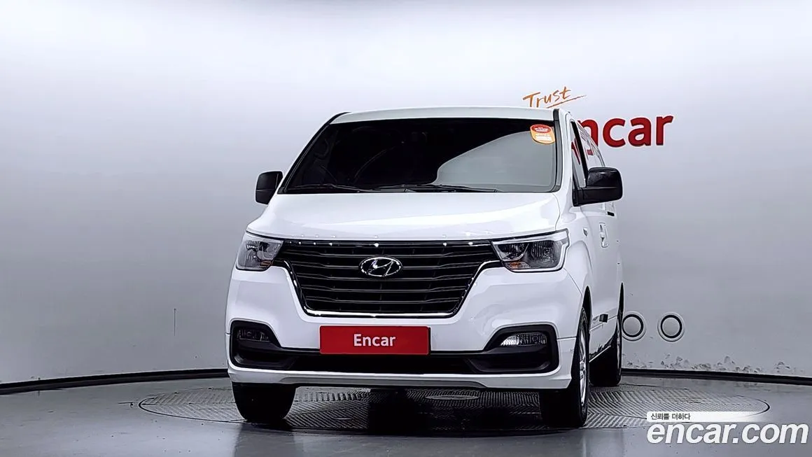 Hyundai Starex — фото 3