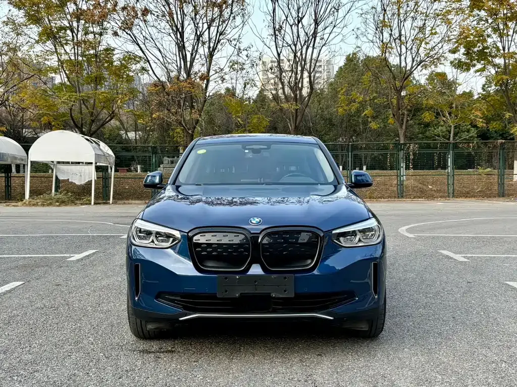 BMW iX3 — фото 2