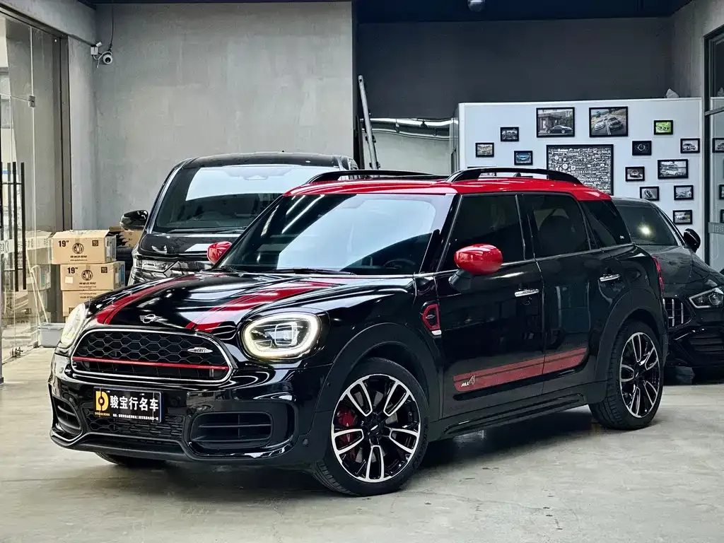 MINI Countryman JCW — фото 1