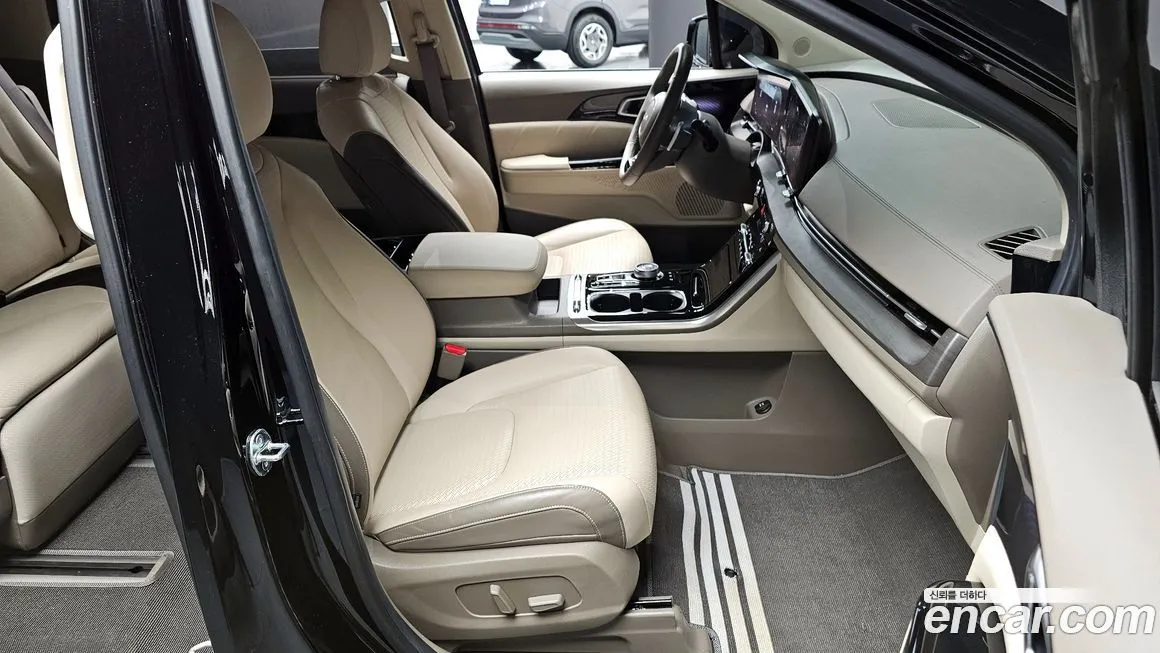 Kia Carnival — фото 10