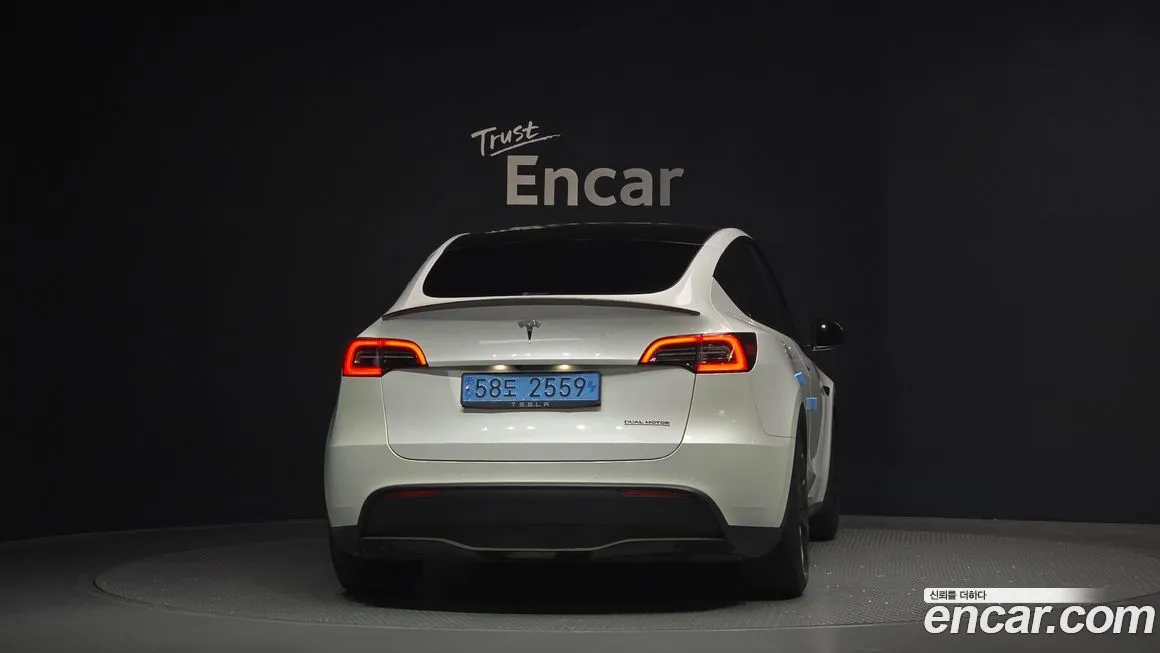 Tesla Model Y — фото 4