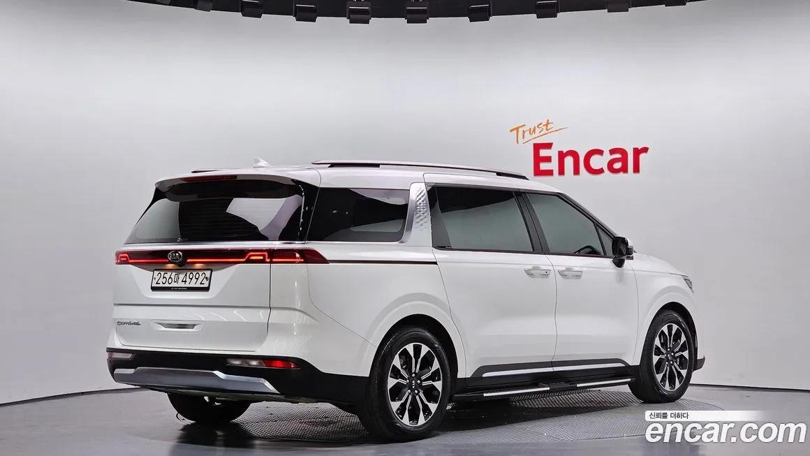 Kia Carnival — фото 2