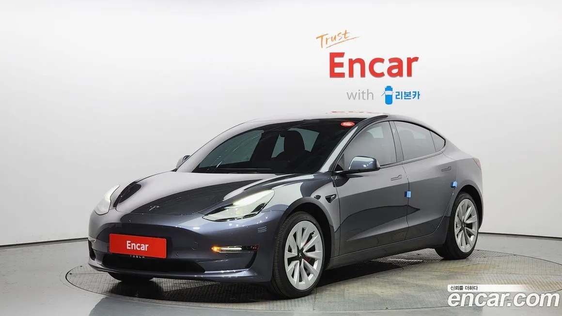 Tesla Model 3 — фото 1
