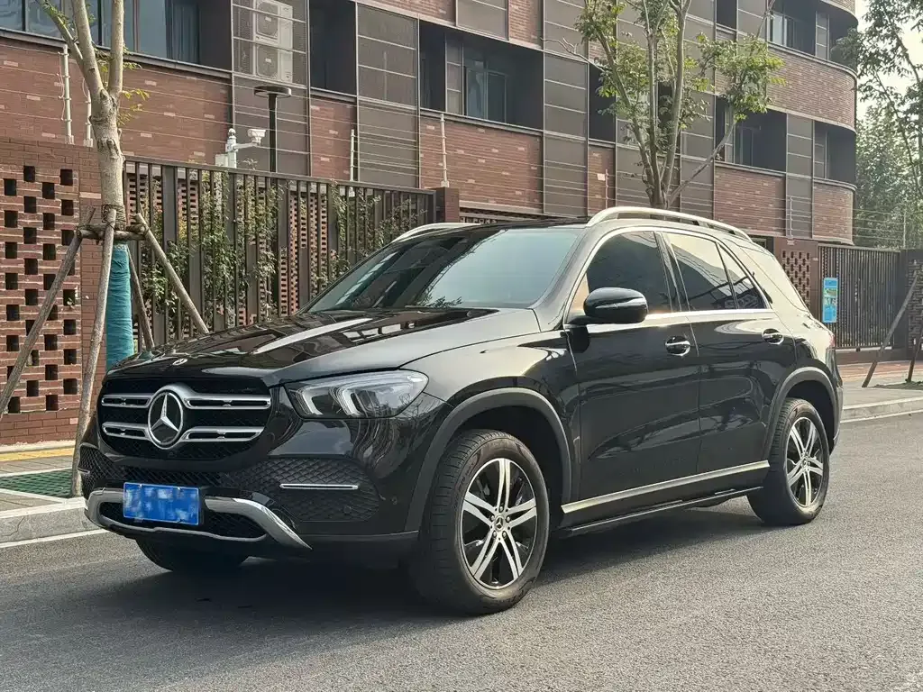 Mercedes-Benz GLE — фото 1