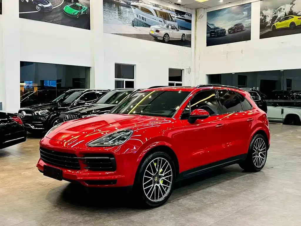 Porsche Cayenne — фото 1