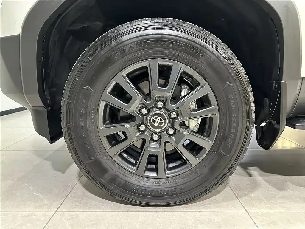 Toyota Prado — фото 10