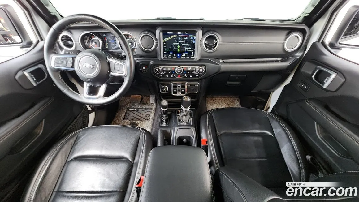 Jeep Wrangler — фото 7