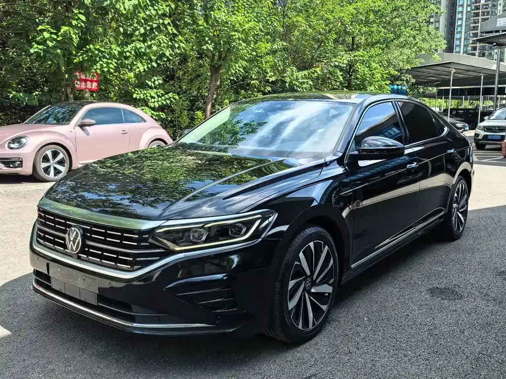 Volkswagen Passat — фото 1