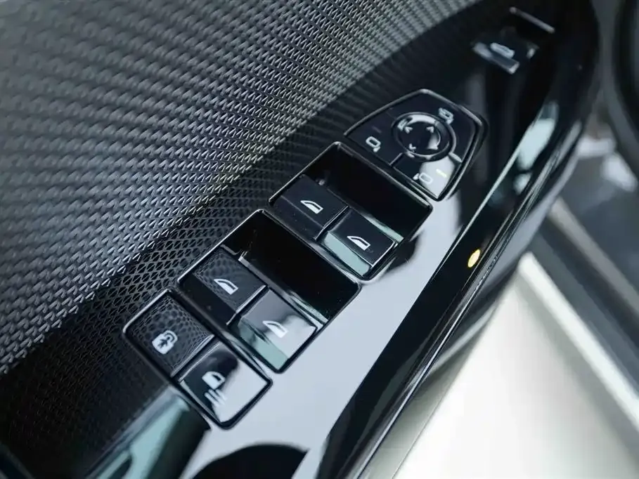 BMW 7 Series — фото 10