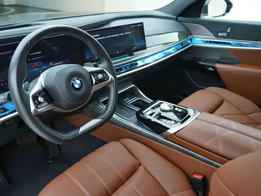 BMW 7 Series — фото 9