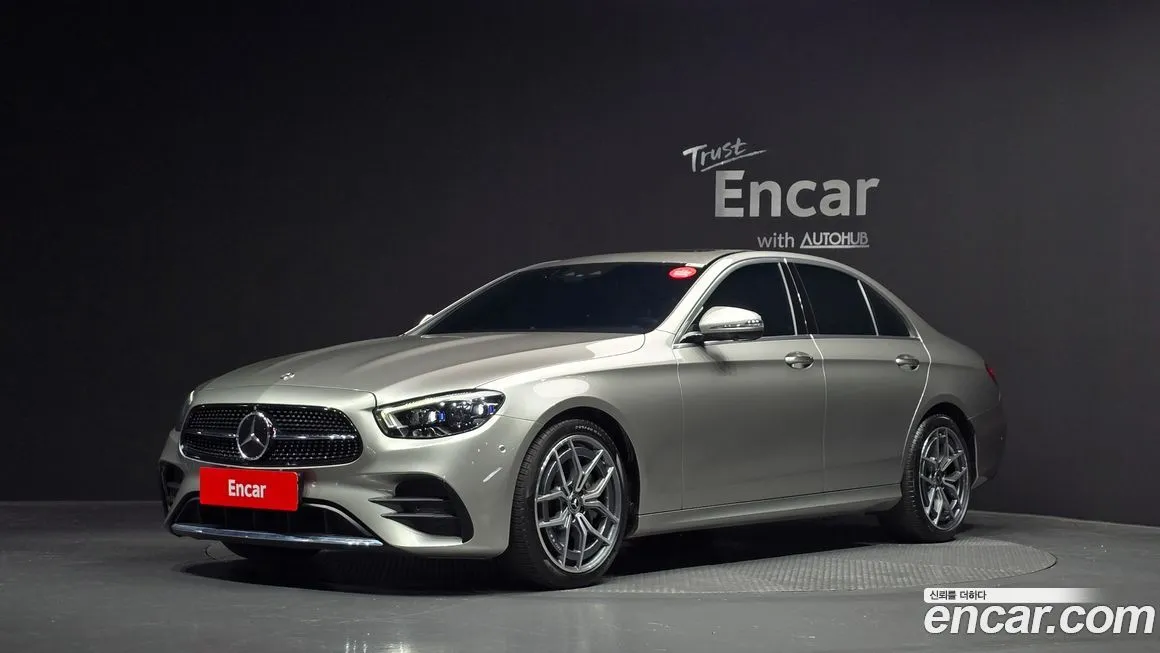 Mercedes-Benz E-Class — фото 1