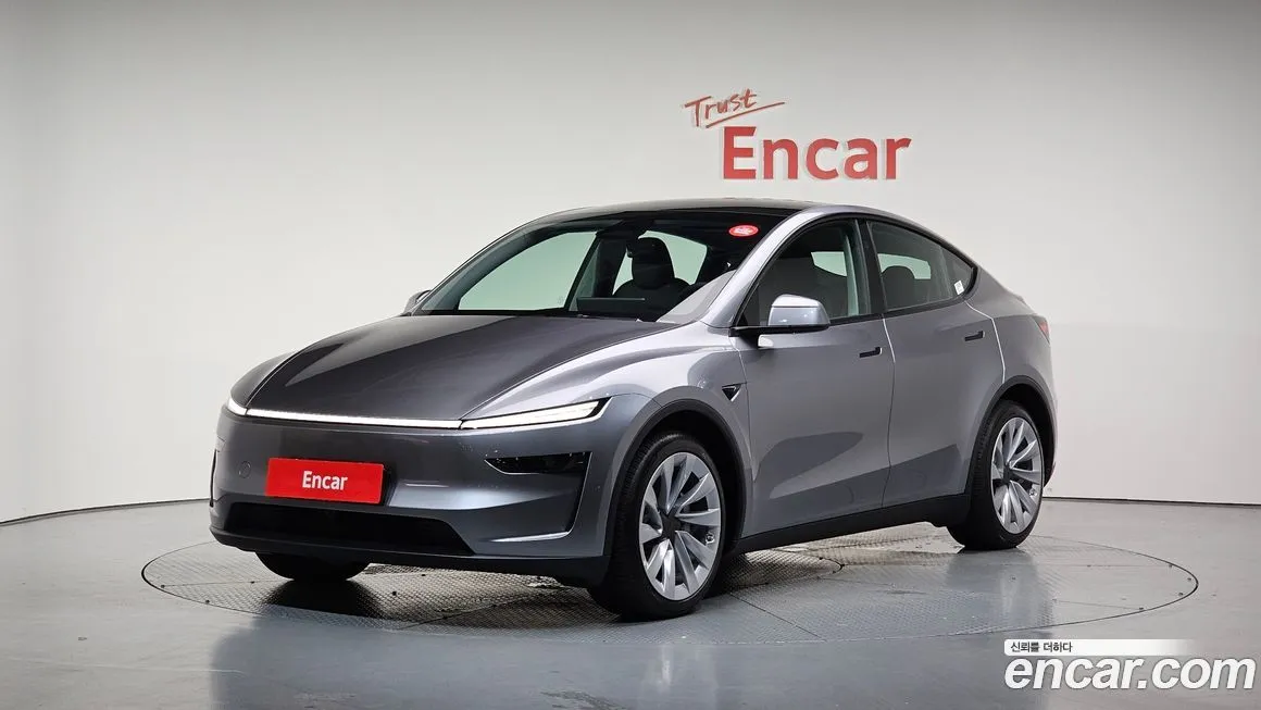 Tesla Model Y — фото 1