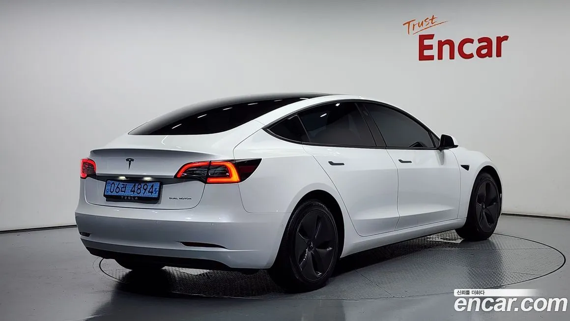 Tesla Model 3 — фото 2