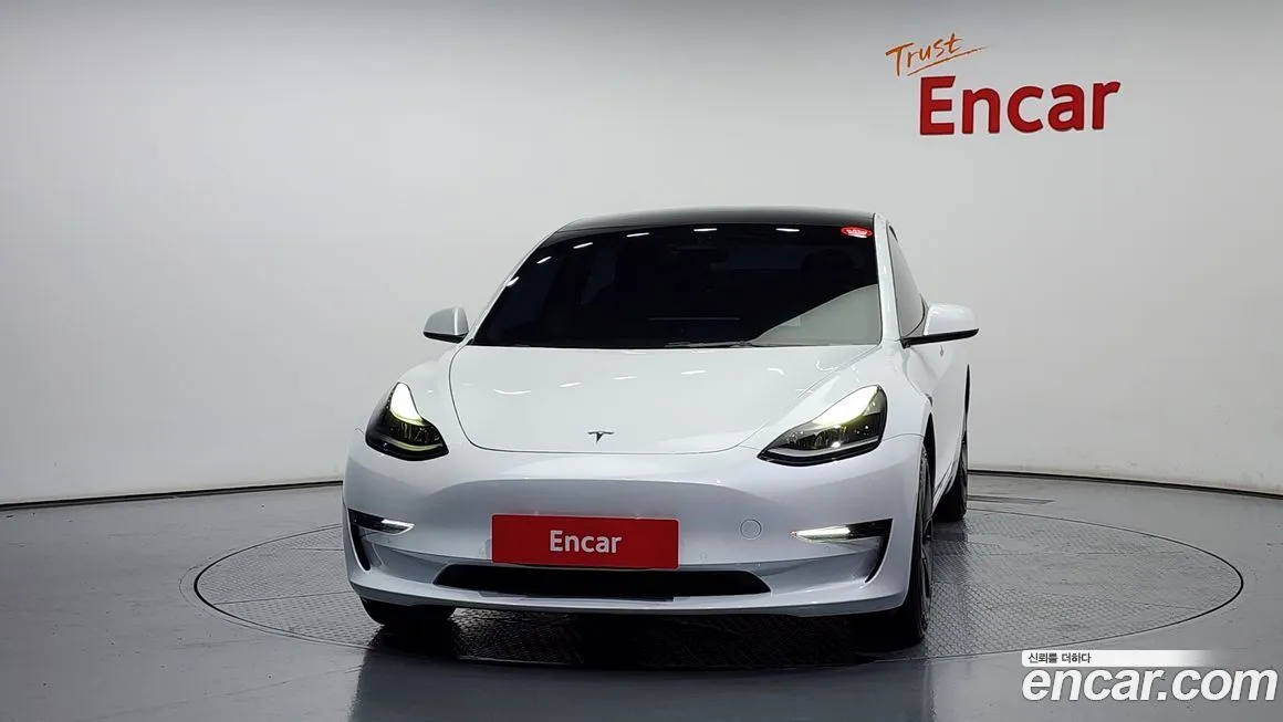 Tesla Model 3 — фото 3