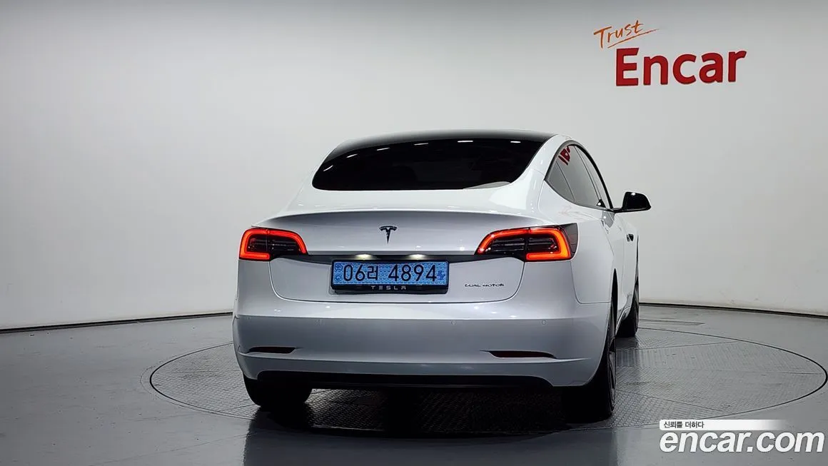 Tesla Model 3 — фото 4