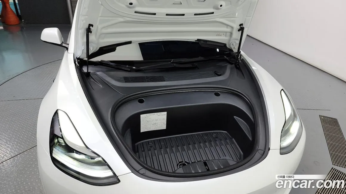 Tesla Model 3 — фото 6
