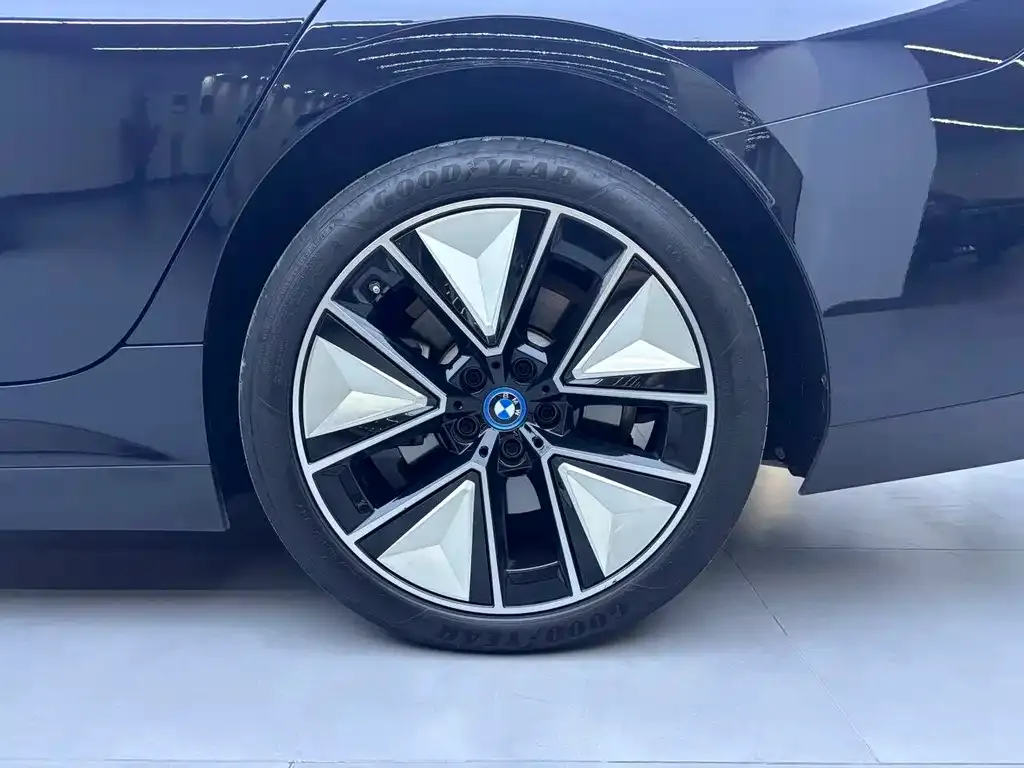 BMW i3 — фото 8