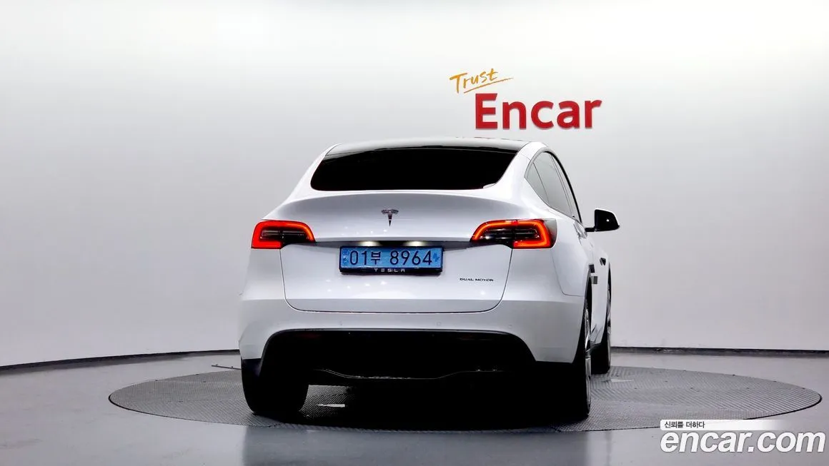 Tesla Model Y — фото 4