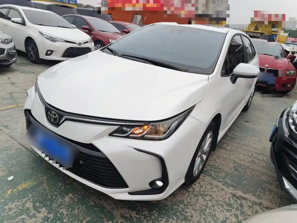 Toyota Corolla — фото 1