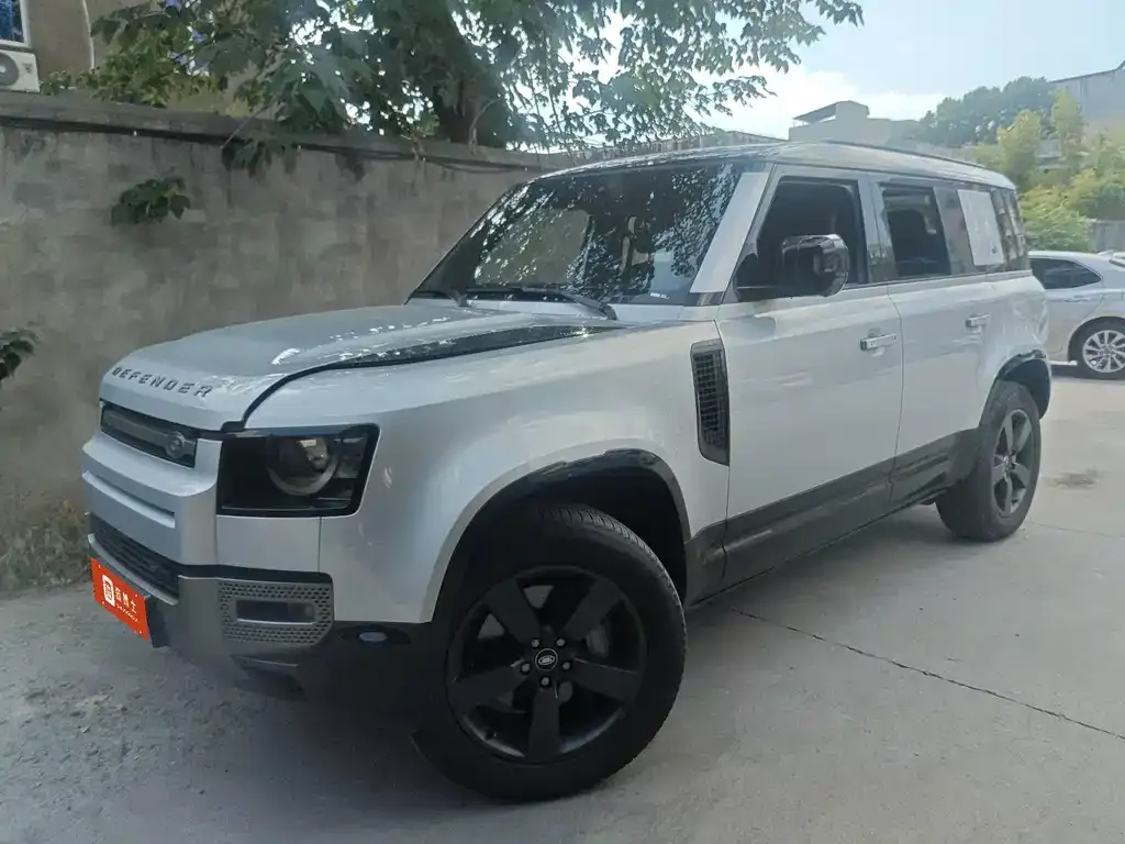 Land Rover Defender — фото 1