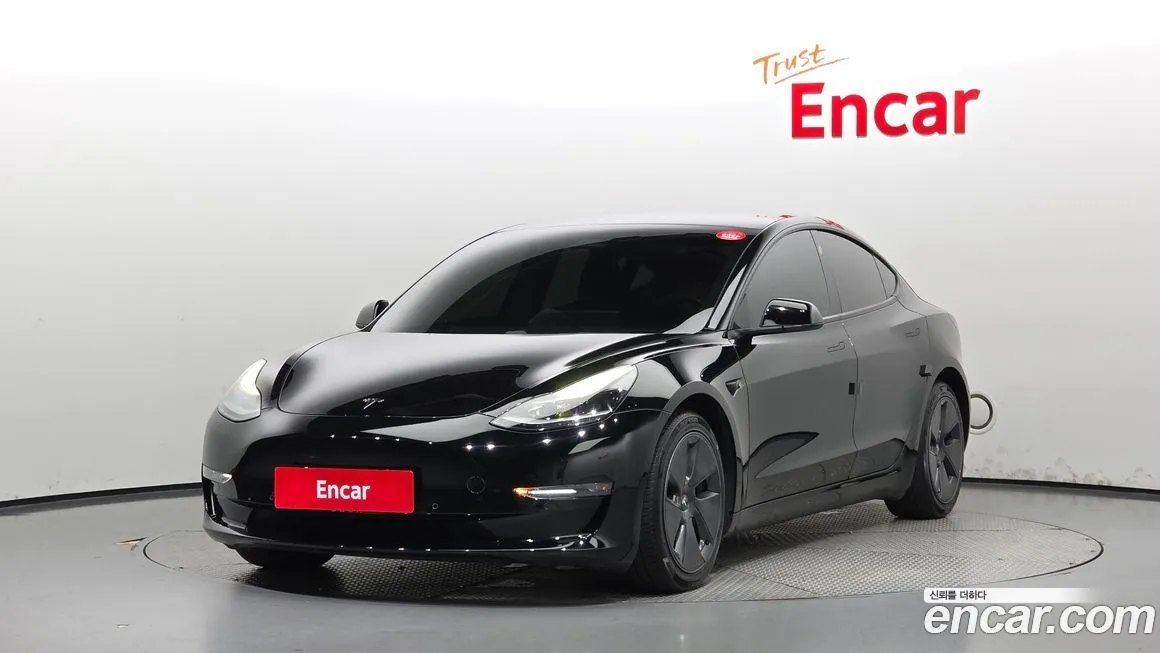 Tesla Model 3 — фото 1