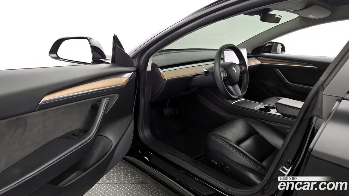 Tesla Model 3 — фото 10