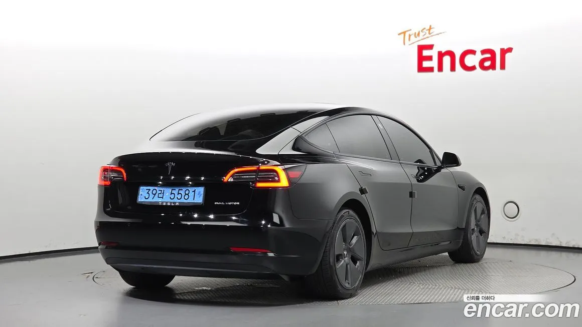 Tesla Model 3 — фото 2