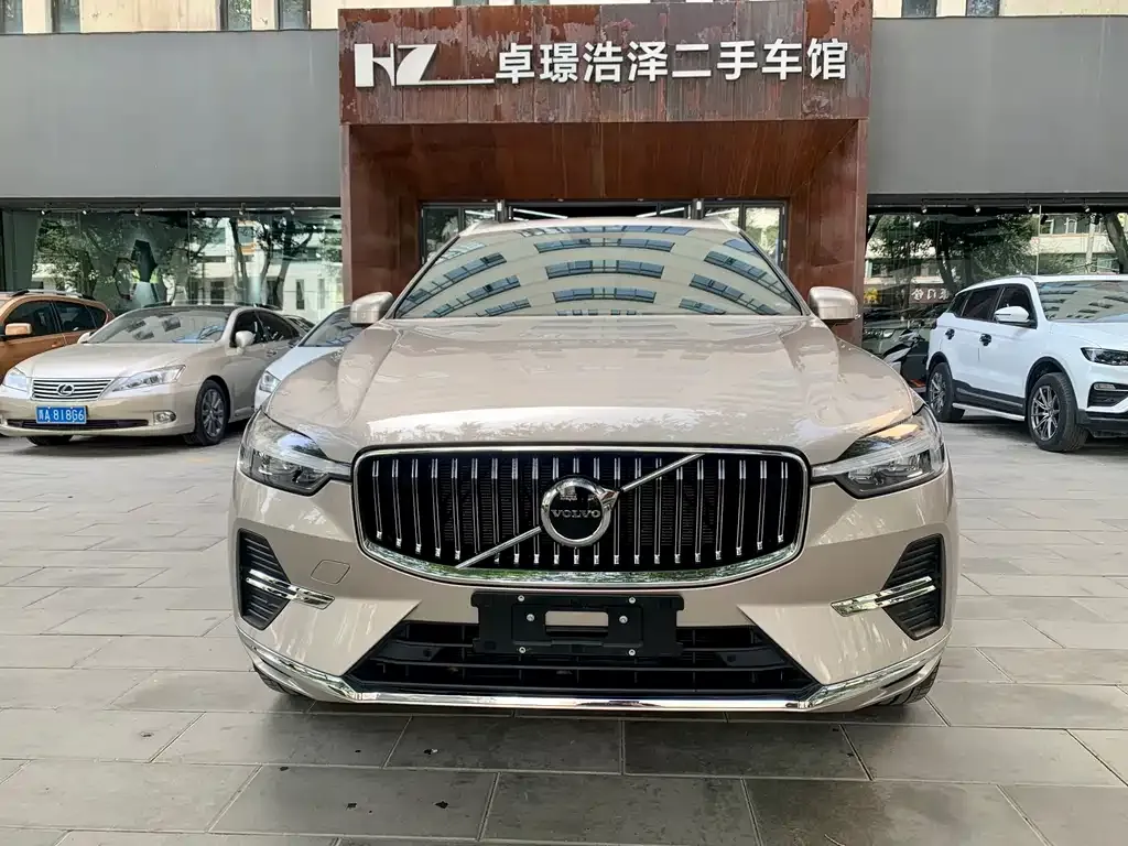 Volvo XC60 — фото 2