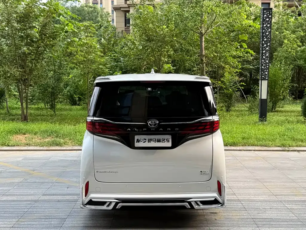 Toyota Alphard — фото 6