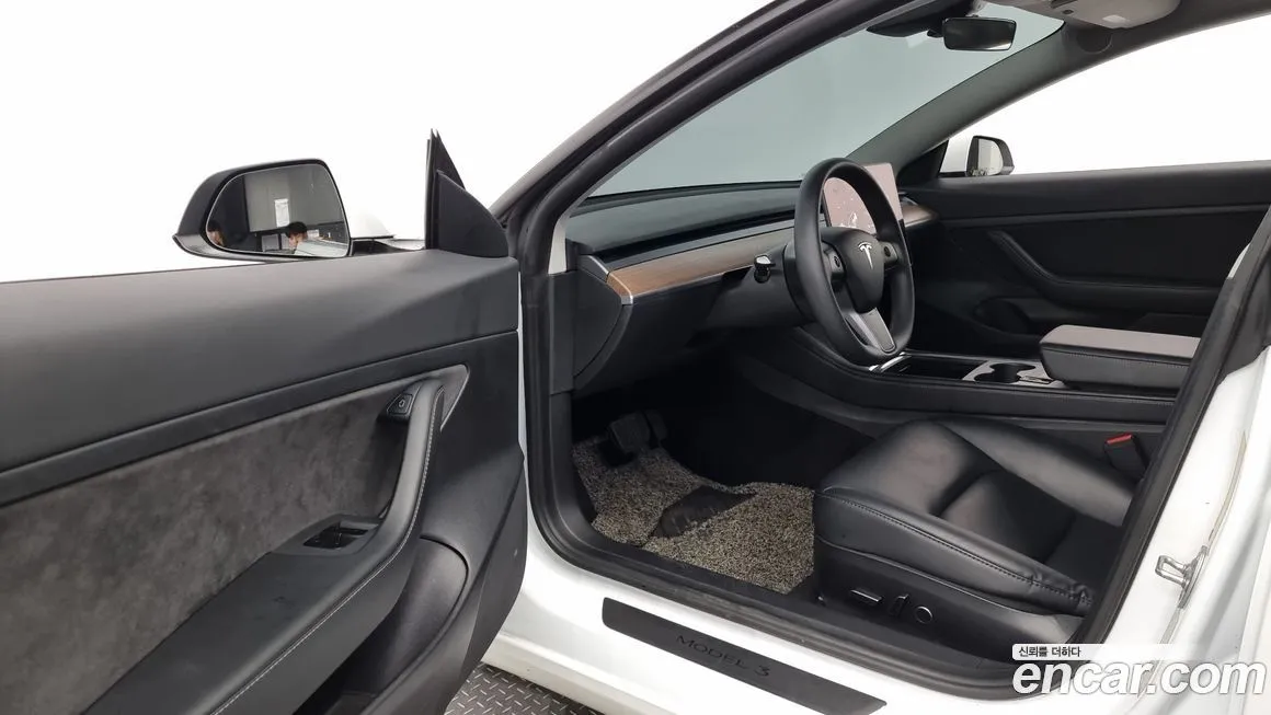 Tesla Model 3 — фото 10