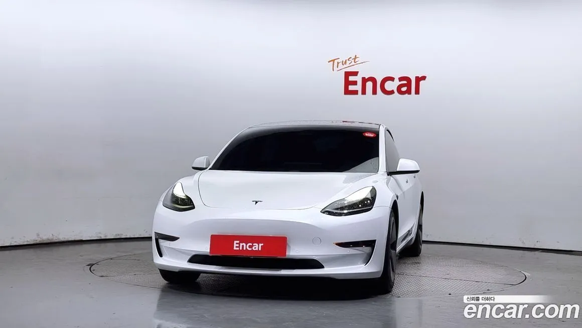 Tesla Model 3 — фото 3