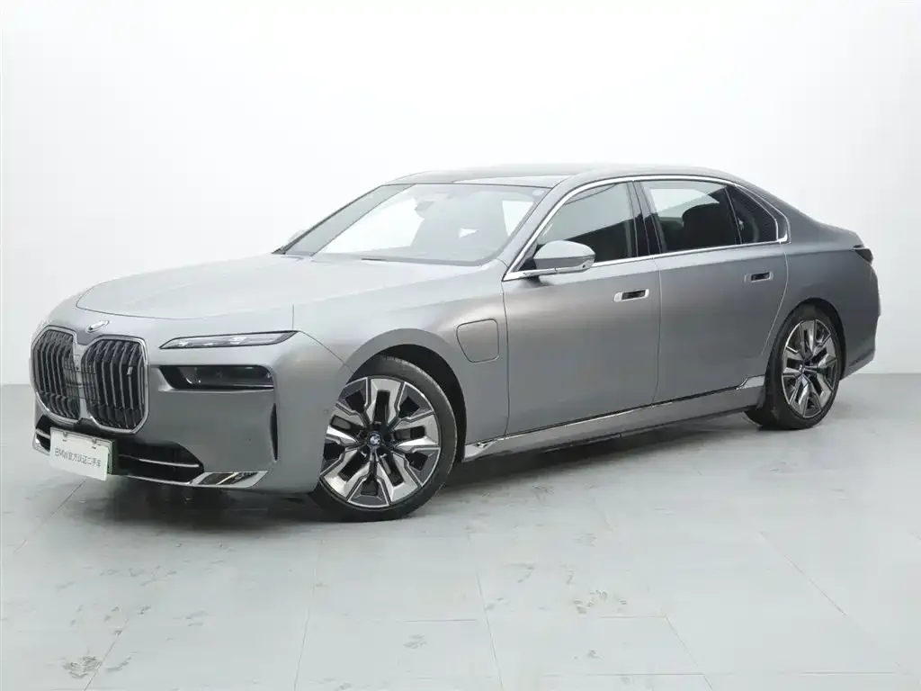 BMW i7 — фото 1