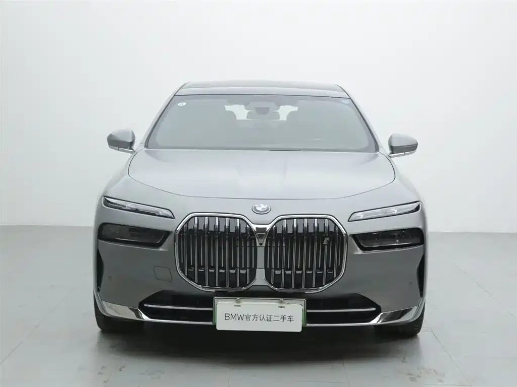 BMW i7 — фото 2