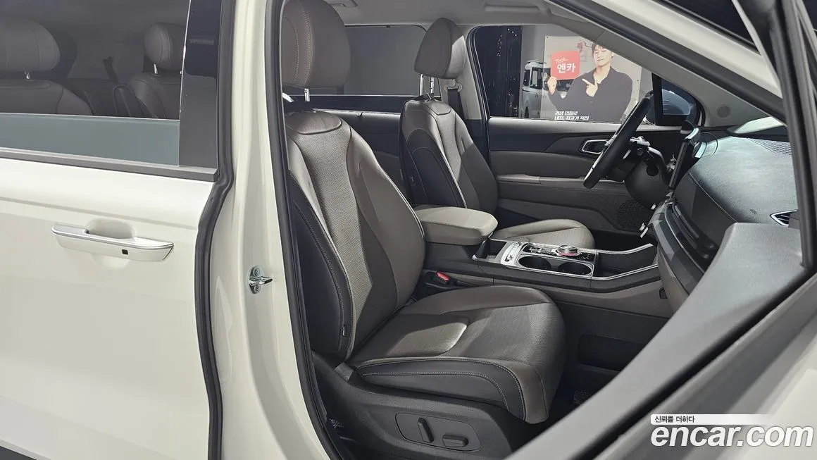 Kia Carnival — фото 10