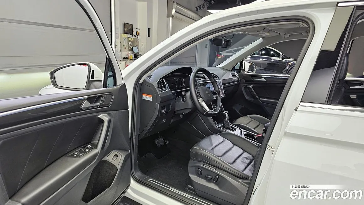 Volkswagen Tiguan — фото 10