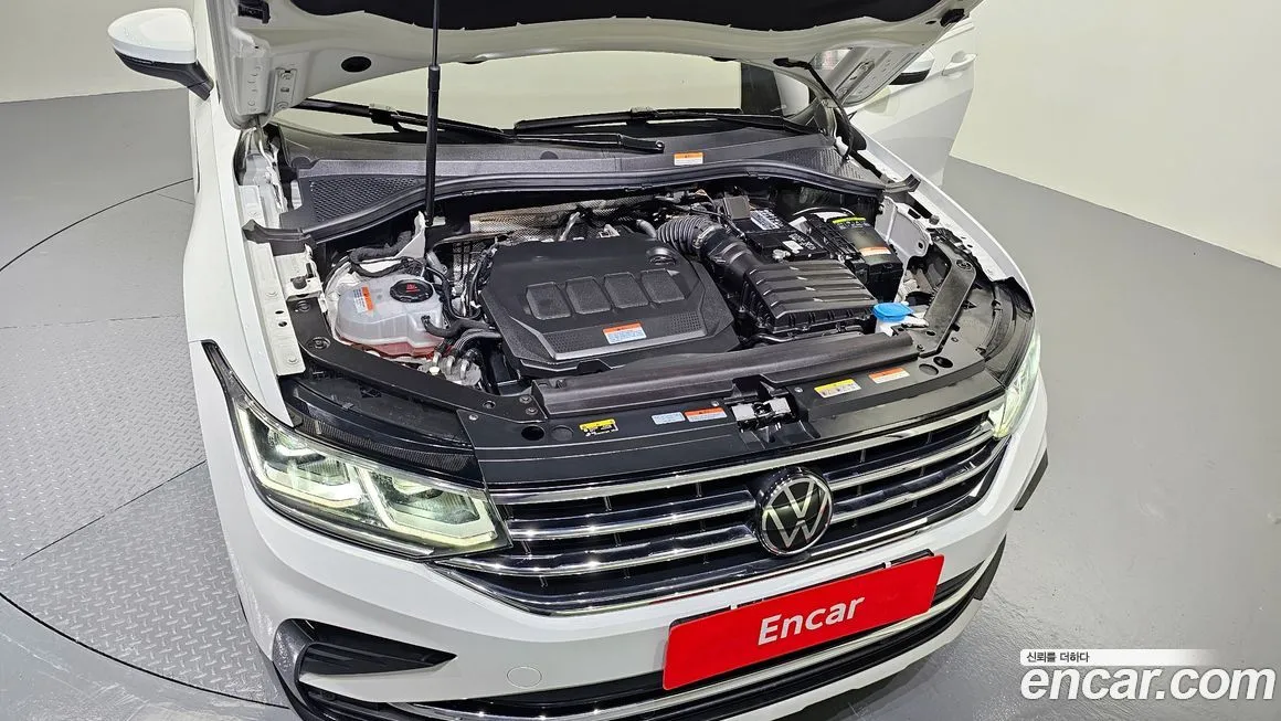 Volkswagen Tiguan — фото 6