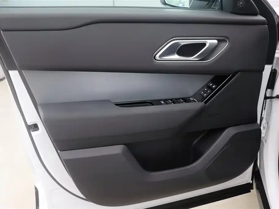 Land Rover Velar — фото 10