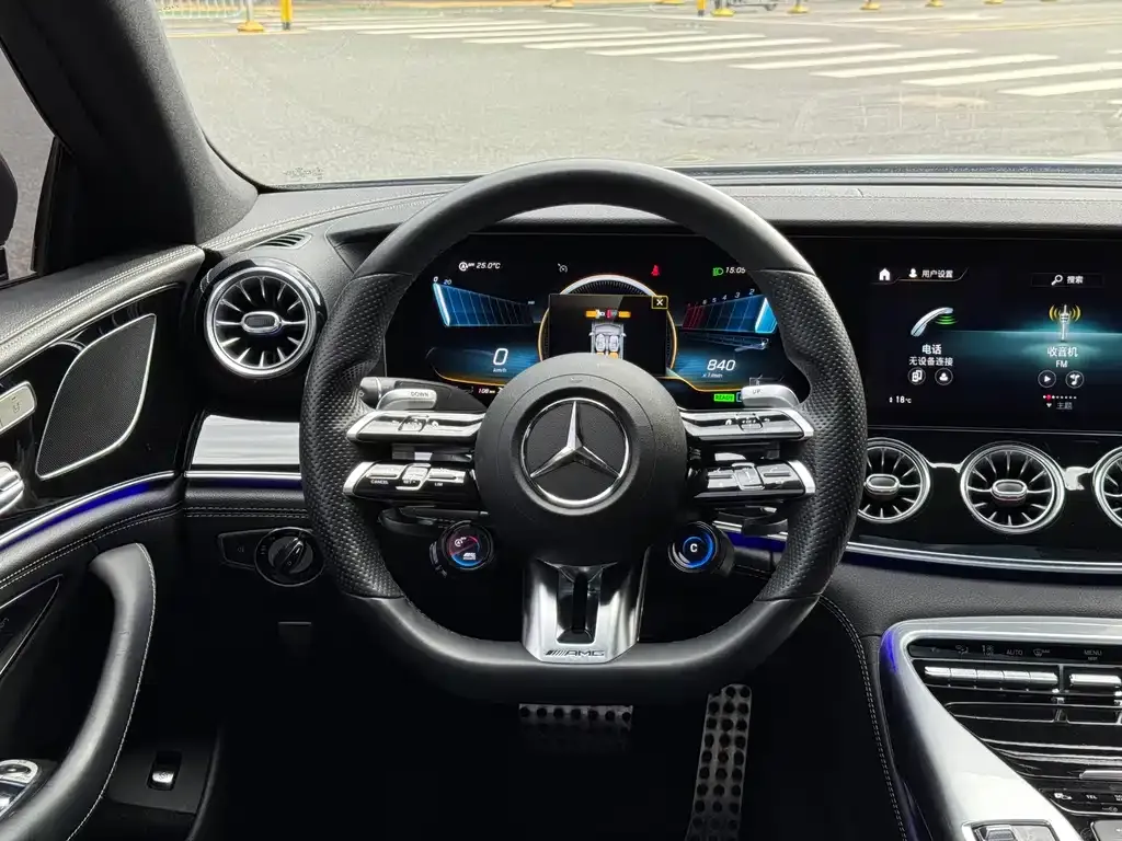 Mercedes-Benz AMG GT — фото 10