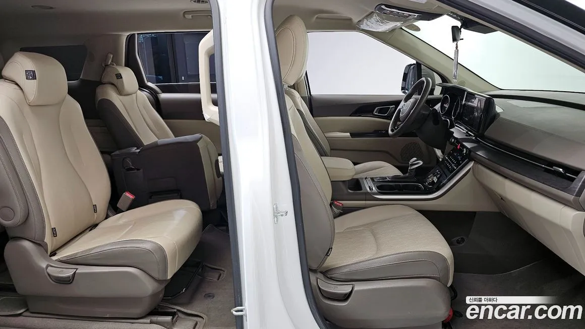 Kia Carnival — фото 10