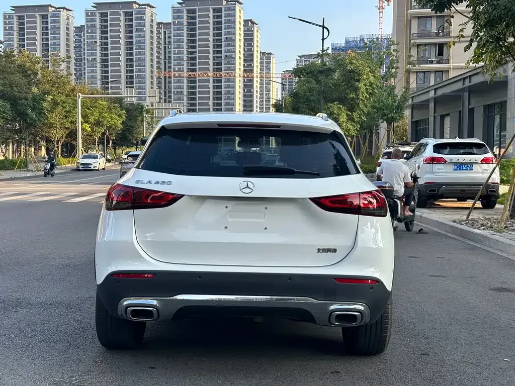 Mercedes-Benz GLA — фото 6