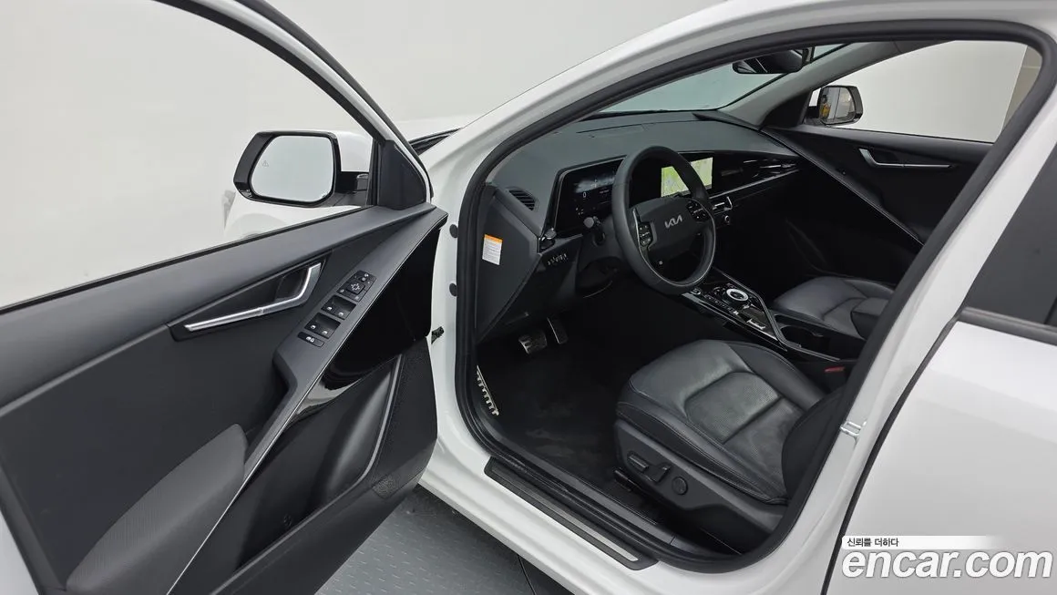 Kia Niro — фото 10